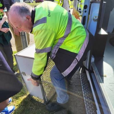 Projectklassen van vso De Buitenhof ontvingen de Dierenambulance