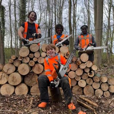Vier leerlingen van De Buitenhof slaagden voor hun branchegerichte cursus Motorkettingzaag